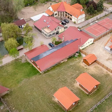 Kiraly Lovastanya Panzio 3* Janoshalma