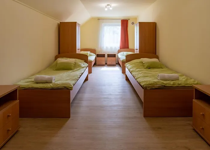 Kiraly Lovastanya Panzio 3*