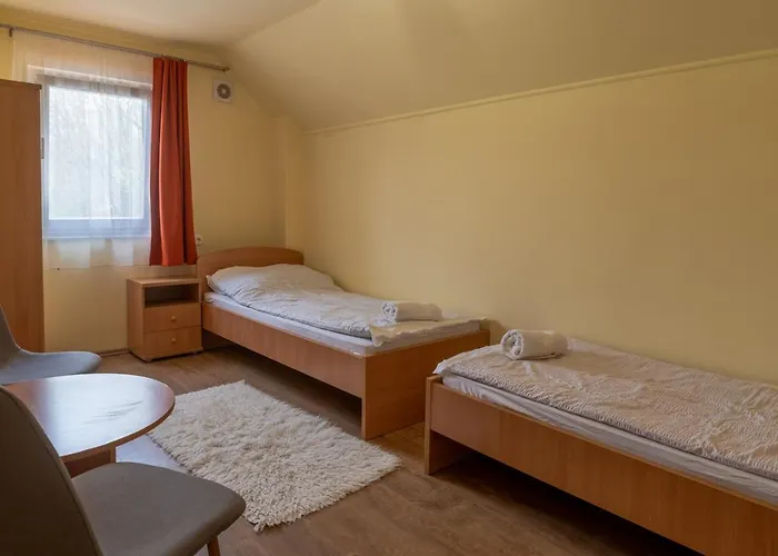 Kiraly Lovastanya Panzio 3* Janoshalma